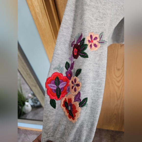 Express Size S cropped sweater NWT - Picture 2 of 5